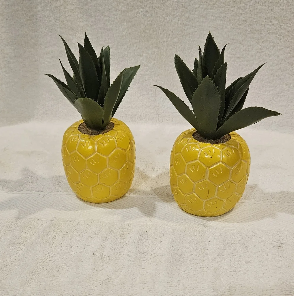 PINEAPPLE DECOR